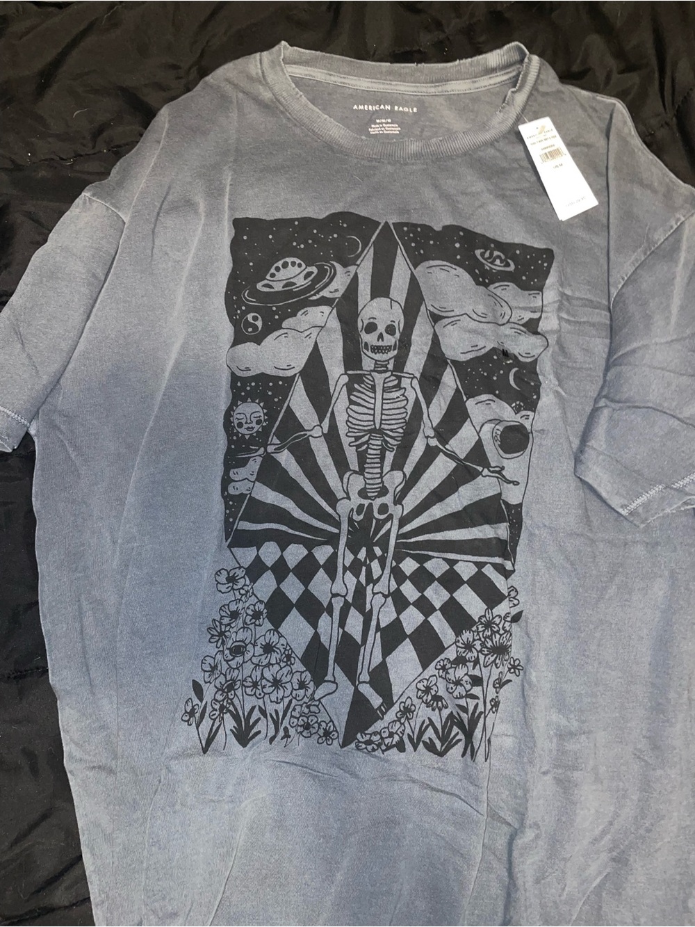 American Eagle Outfitters oversized unisex Graphic Skeleton T-Shirt size m nwt
